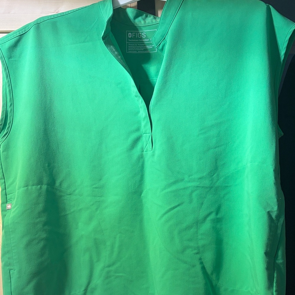 FIGS Green Women’s Set